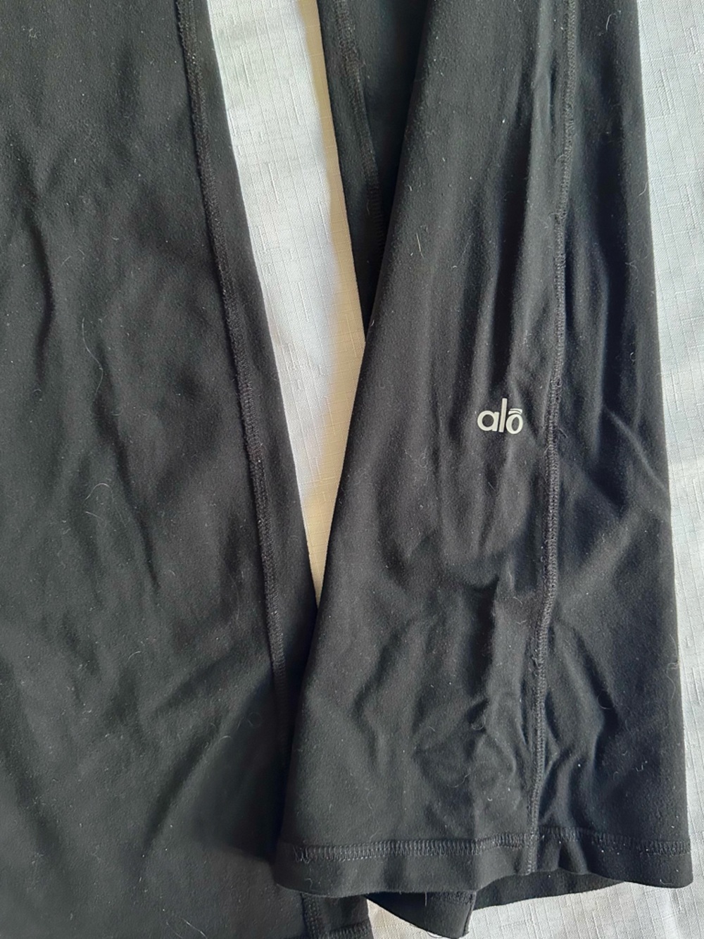 Alo Yoga Pants STRAIGHT LEG with subtle flares, Purple/black. Size: S - Picture 3 of 12